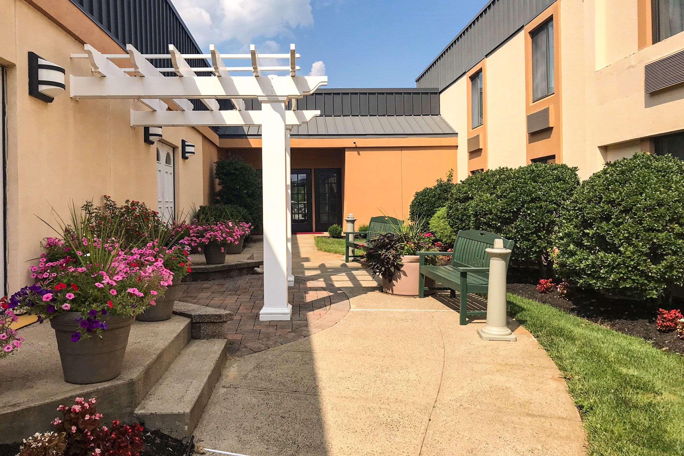 Clarion Hotel y Centro de Conferencias Toms River Exterior foto